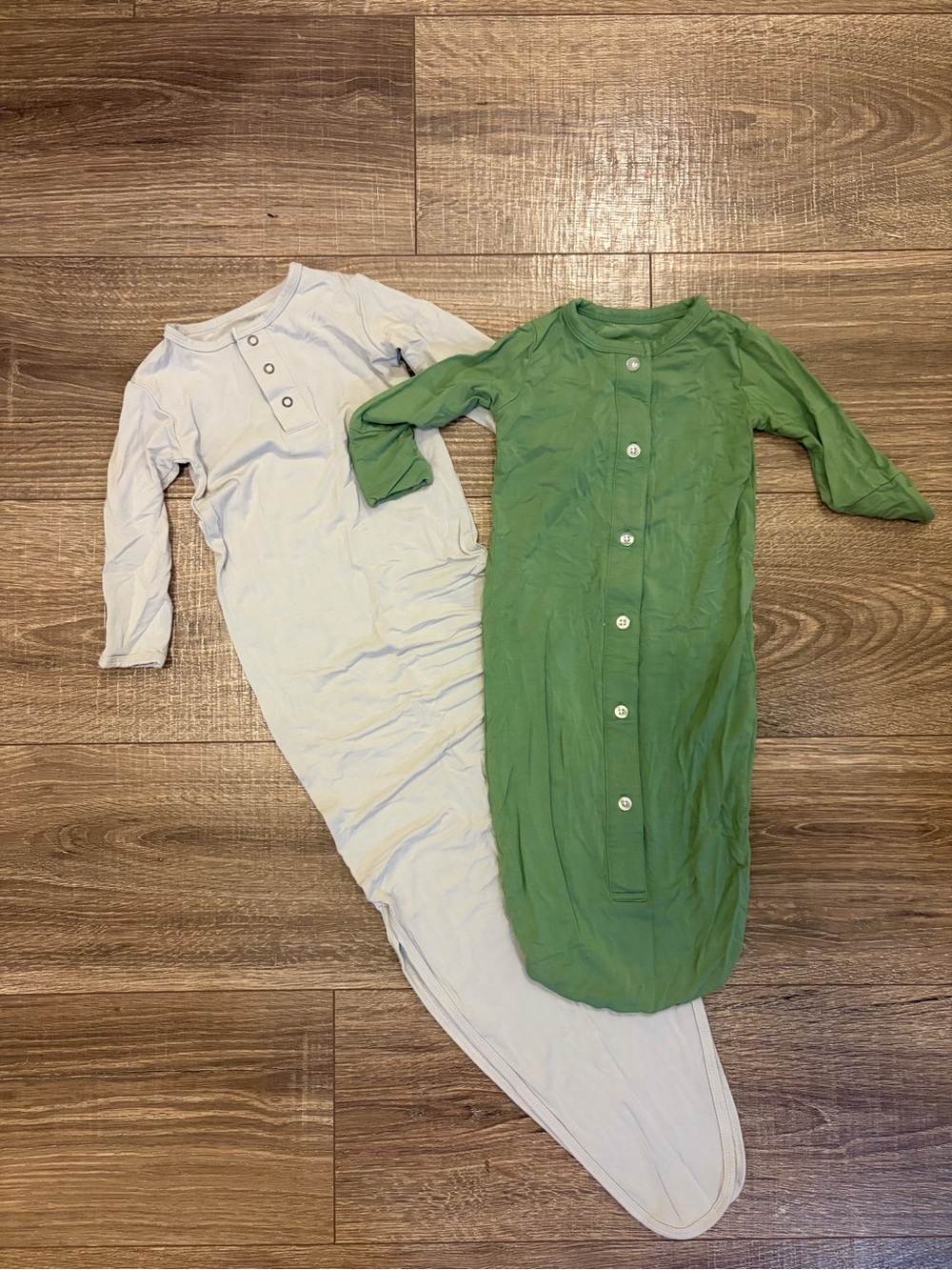Set of 2 Baby Gowns - Light Gray and Leaf Green